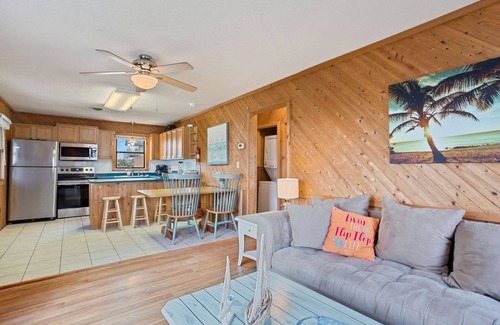 South Nags Head House | Semi Oceanfront, 100ft to beach, community pool