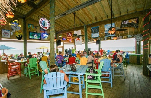 Nags Head Cottage | Semi-Oceanfront Nags Head in-between two beach accesses. Quick walk to the ocean