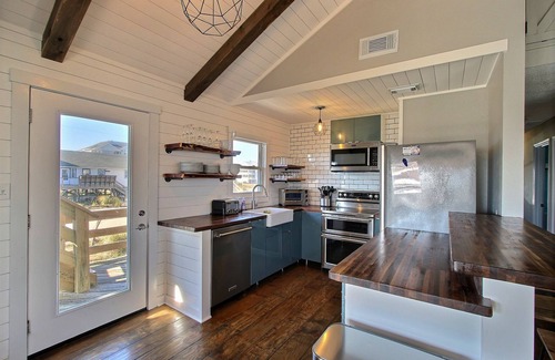 Rodanthe House | Semi-oceanfront/pet friendly/4 br - Mahalo House. Steps to beach