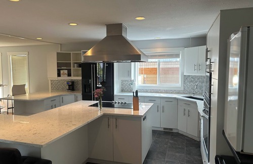 Blind Bay House | Semi Waterfront 4 Bedroom Home