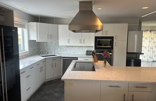 Blind Bay House | Semi Waterfront 4 Bedroom Home