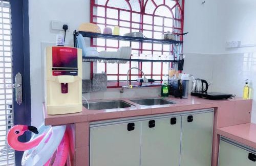 Paya Mengkuang Apartment | SemiD-Projector-Pool-Netflix-3R2BR-FullyAircon