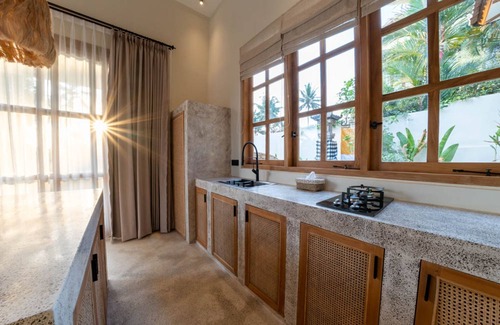 Singakerta Villa | Semiramida Villa by EVDEkimi – Elegant 2BD w/pool, open-air bath, patio - Long stay extras