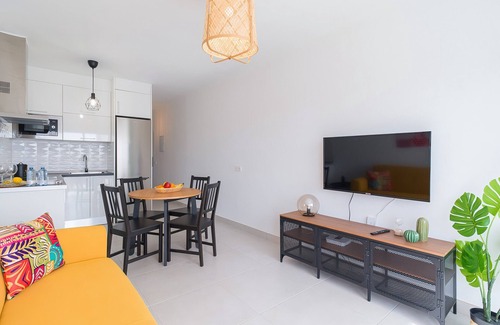 Costa Teguise Ski Chalet | Senator Relaxing Escape-pool view