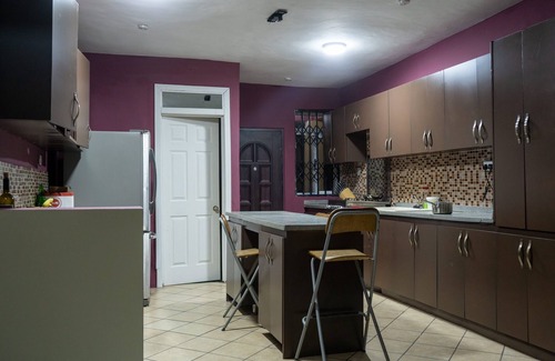 North Tongu House | Senchi vacation home. 5 mins from Volta lake and major resorts.