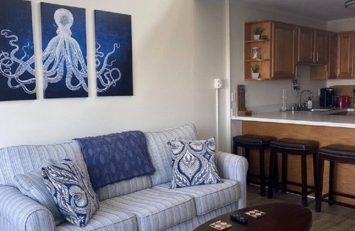 Midtown Ocean City Condo | SEND INQUIRY TO FIND OUT IF YOUR DATES ARE AVAILABLE, TOP FLOOR VIEWS!