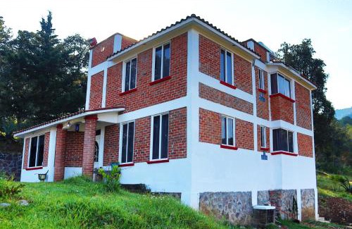 Senguio Cabin | Senda Monarca