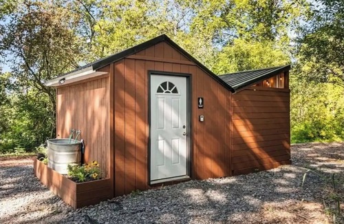 Geneva Cabin | Seneca Hideaway/Sunken Vessel/Hot Tub