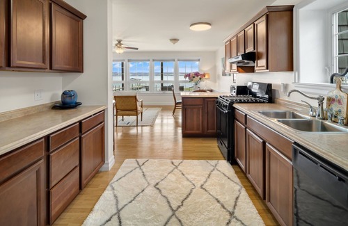Oaks Corners Apartment | Seneca Lake-Beautiful Waterfront-Private Dock- 7BR/5BA near Sampson State Park
