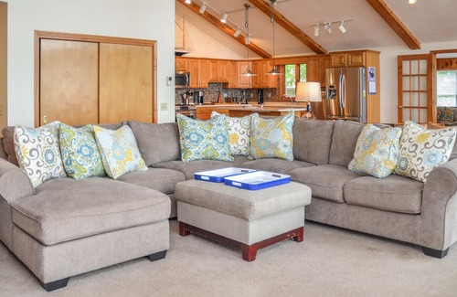 Teall Beach Cottage | Seneca Lake Effect: "Experience luxurious lake life"