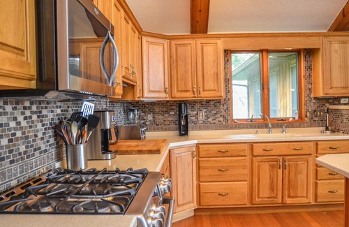 Teall Beach Cottage | Seneca Lake Effect: "Experience luxurious lake life"
