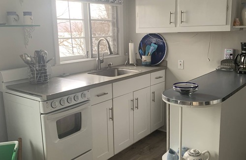 Burdett Cottage | Seneca Lake front cottage on heart of Wine Trail, with gorgeous sunset views.