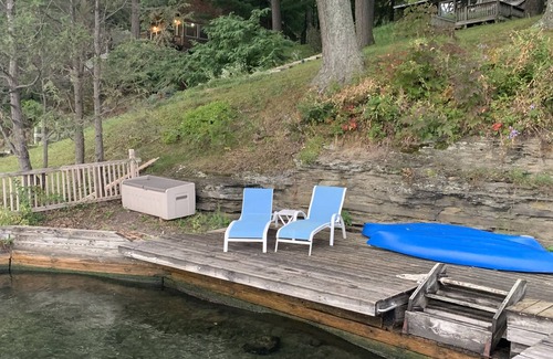 Burdett Cottage | Seneca Lake front cottage on heart of Wine Trail, with gorgeous sunset views.