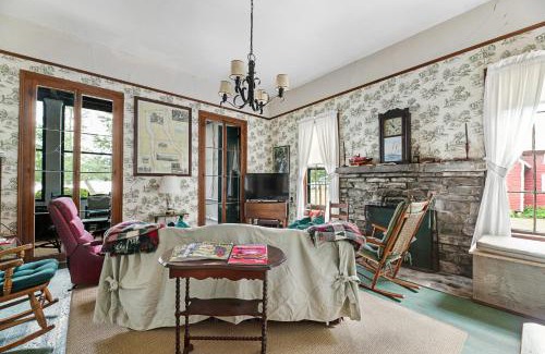 Rock Stream House | Seneca Vintage