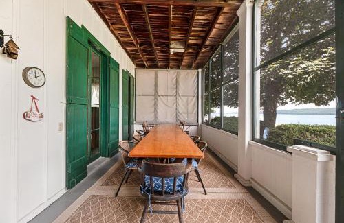 Rock Stream House | Seneca Vintage