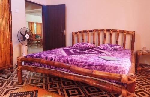 Mandinari Cabin | Senegambia Birding Lodge - Full board - Bird Photohide