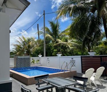 Kota Bharu House | Senjaloka Homestay SWIMMING POOL