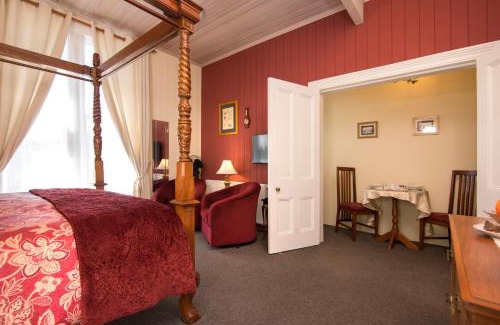 Picton Bed & Breakfast | Sennen House Boutique Accommodation