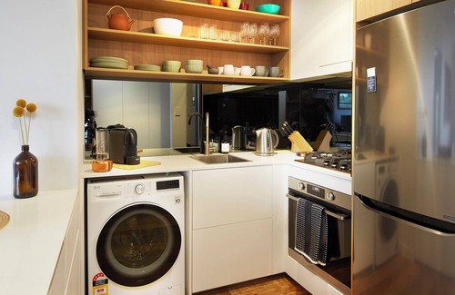 St Kilda West Apartment | Sensational St.Kilda stay at Sunset Beach Tower