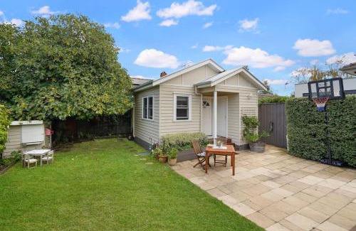 Yarraville House | Sensational home - family oasis and modern studio
