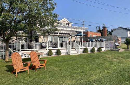 Romulus House | Sensational Seneca Lakehome with Hot tub - Close to Wineries and Great Sunsets