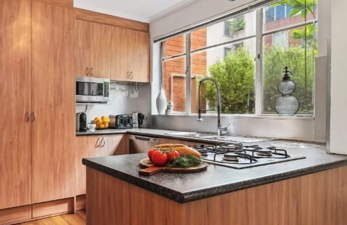 South Yarra Apartment | Sensational, Stylish and so very South Yarra. 2BR