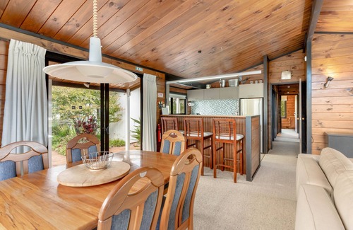 Pauanui House | Sensational Sun Trap on Estuary Frontage - Pauanui