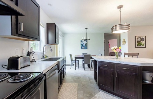 Bridgman House | Sensational Sunsets, Sand dunes, Swimming, and Sipping in SW MI. 2 mi to beach