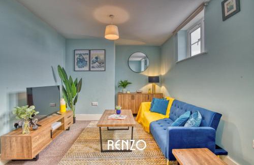 Lincoln Apartment | Sentimental and Homely 3-bed Home in Lincoln by Renzo, Amazing Location, Close to Cathedral and Castle!