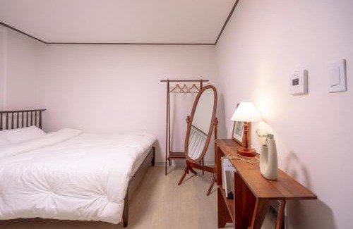 Bangi-dong Apartment | Seokchon Lake Family House