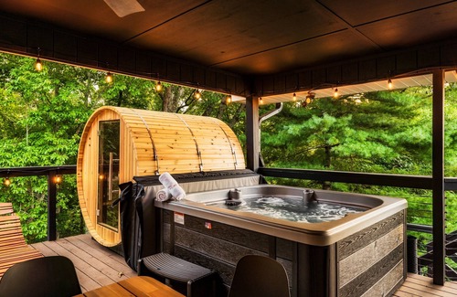 Fairview House | Sep Specials w/Great Views! Heated Pool! Sauna!
