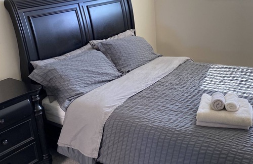 Richmond House | Separate bathroom, spacious and bright bedroom