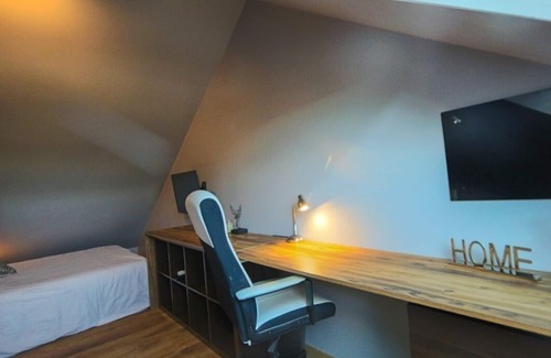Breux-Jouy Bed & Breakfast | Separate bedroom with kitchenette