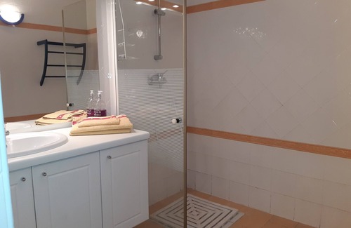 Donzere Apartment | Separate bedroom with shower room, toilet and terrace