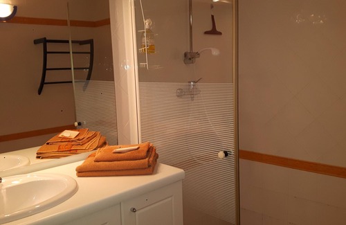 Donzere Apartment | Separate bedroom with shower room, toilet and terrace
