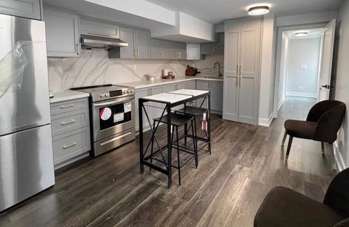 Erin Mills Apartment | Separate entrance heated driveway close to walking trails very private