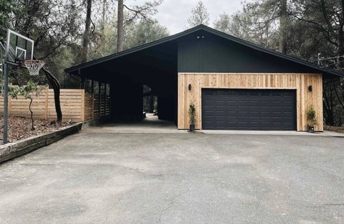 Groveland House | Separate Office, Large Hot Tub, and Firepit