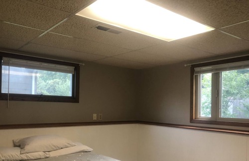 West Bloomington House | Separate studio with entrance pet friendly close airport mall of America