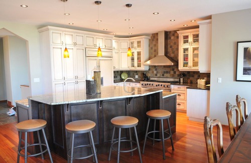 East Kootenay House | Sept Getaway $525! Mountain Views 3800 sqft of luxury! Relax in peace w/Hot tub