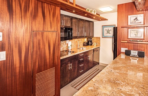 Kihei Condo | 🤙 Sept + Oct + Nov SPECIALS 🏝️ at the classic LIVE ALOHA SUITE