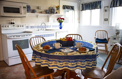 Sequim House | SEQUIM HERITAGE HOUSE where relaxed elegance & craftsmanship abound.