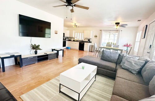 Springville House | Sequoia Forest River House. River at the backyard, Up to 10 guests