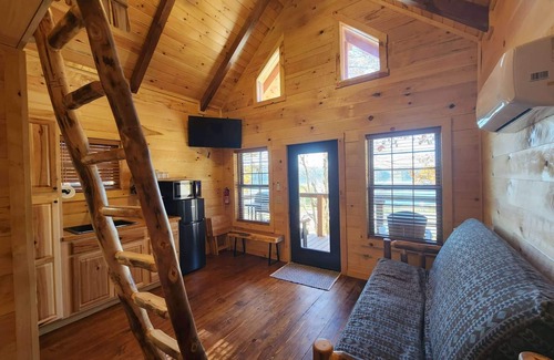 Scio Cabin | Sequoia/Lakeview 4-6 Person Midsize Cabin