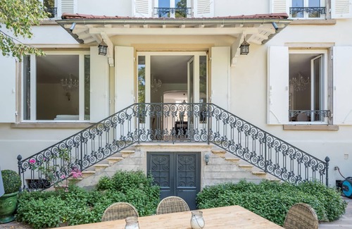 Beauregard Villa | Séquoia - Newly refurbished mansion by the river with pool and garden