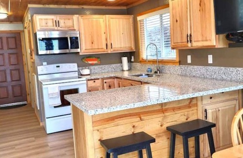 Camp Nelson Cabin | Sequoia Oaks