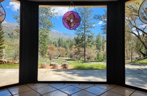 California Hot Springs House | Sequoia National Monument, Sierra Nevada.