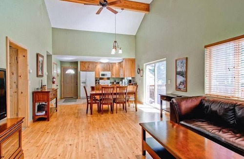 Yosemite West House | Sequoias East