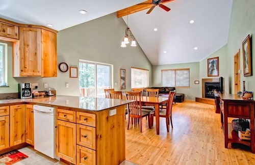 Yosemite West House | Sequoias East