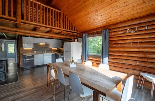 Saint-Leonard-de-Portneuf Cabin | Serene Log Getaway Near Trails w/Outdoor Hot Tub