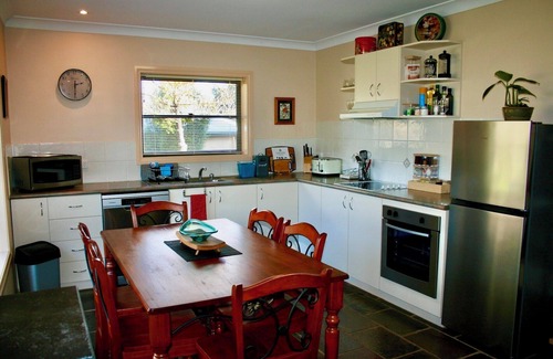 Wooragee House | Serena Cottages Beechworth - Your Country Getaway - 1